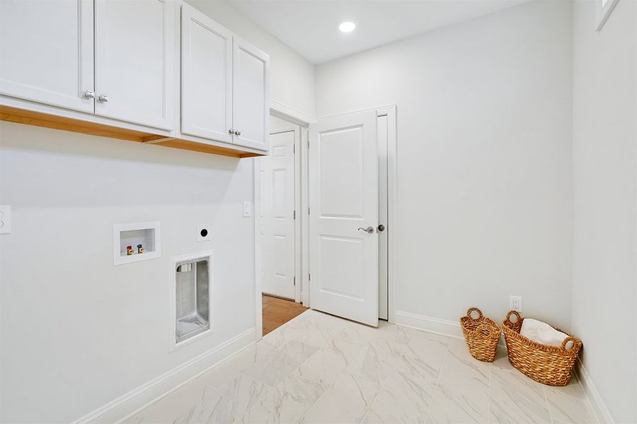 Shelter Bay, Laundry