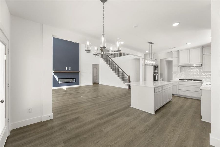 14. 2405 Parkway - Nook (2) 14. 2405 Parkway - Nook (2)