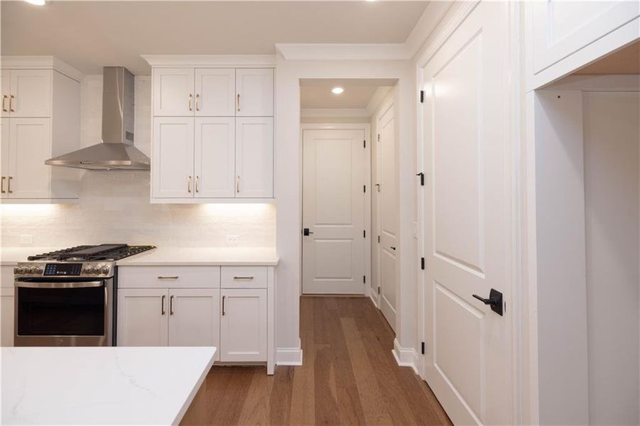 Furnished interior view inside a new home in Ward's Crossing Townhomes, Johns Creek (Image 4).