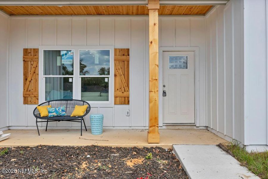 Exterior details and patio area of a home in , Keystone Heights (Image 3).