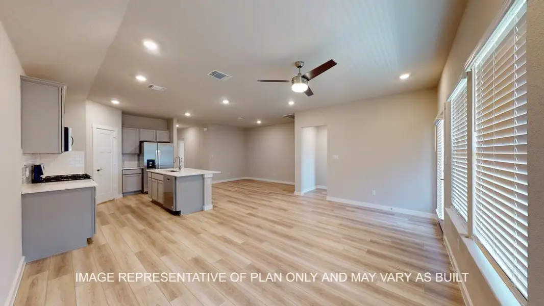 Representative unfurnished interior of a home built from the Easton by D.R. Horton in Yowell Ranch, Killeen (Image 13).