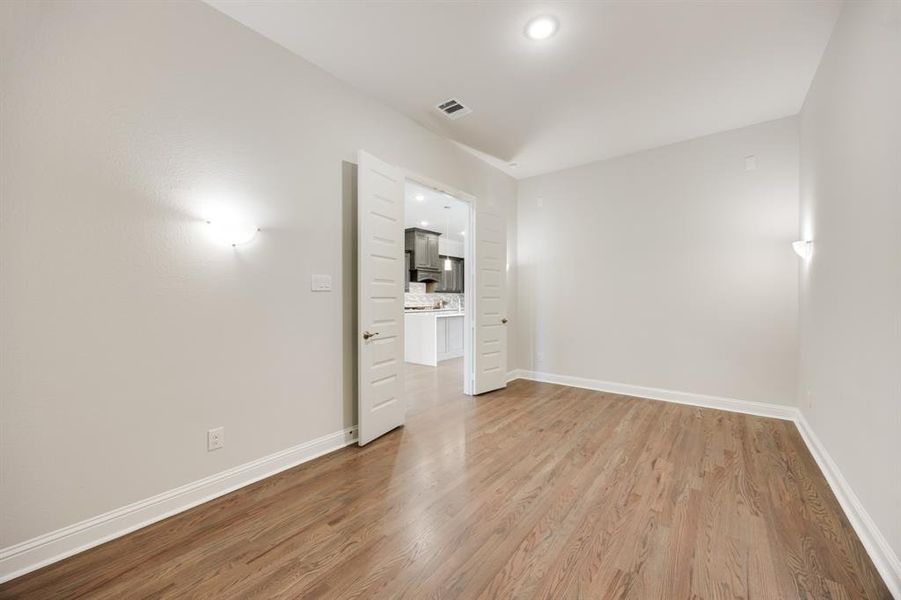 Spacious, unfurnished interior of a new home in Heath Golf and Yacht, Forney (Image 20).