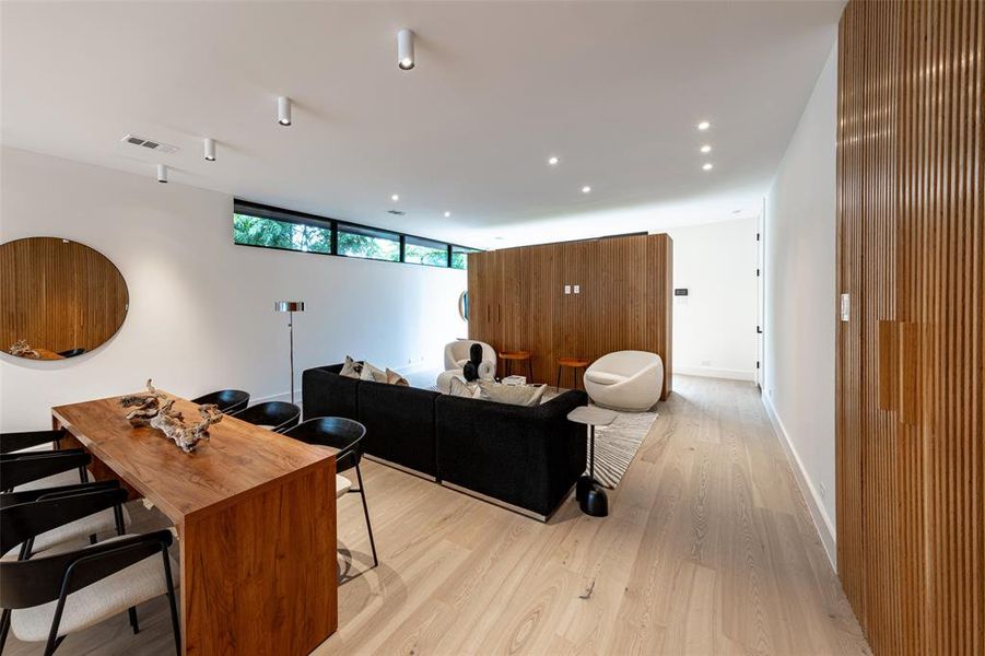 Furnished interior view inside a new home in , Dallas (Image 17). Furnished interior view inside a new home in , Dallas (Image 17).