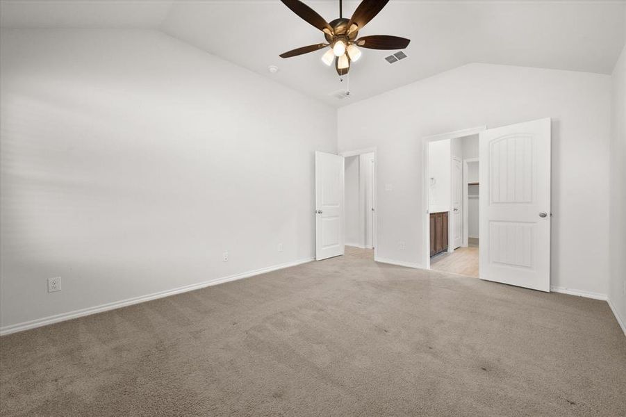Spacious, unfurnished interior of a new home in , Fort Worth (Image 33).