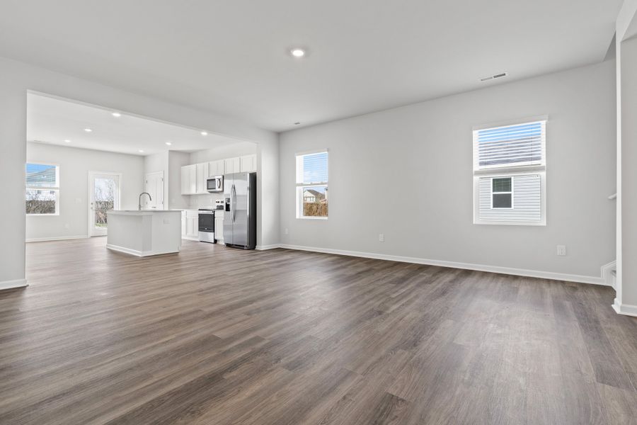 2,516sf New Home in Richlands, NC.  - Slide 14