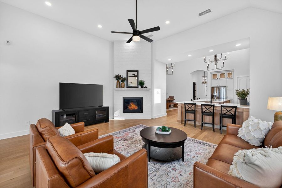 Furnished interior view inside a new home in Cross Creek West, Fulshear (Image 11).