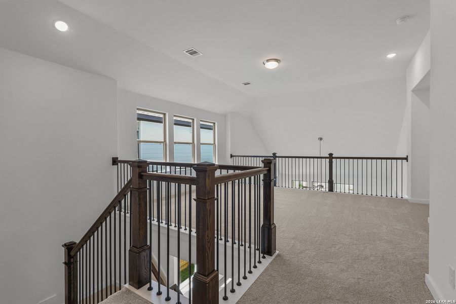Spacious, unfurnished interior of a new home in Stillwater Ranch, San Antonio (Image 31). Spacious, unfurnished interior of a new home in Stillwater Ranch, San Antonio (Image 31).