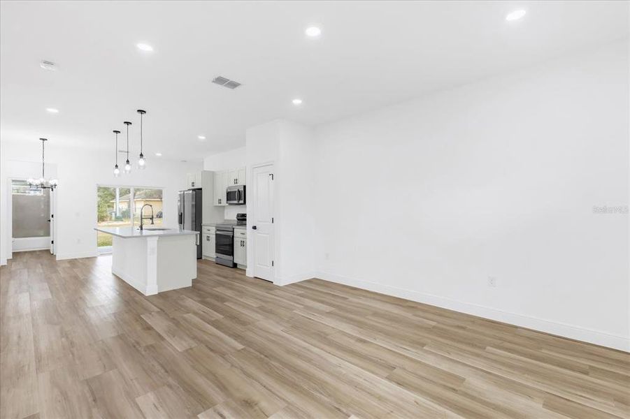 Spacious, unfurnished interior of a new home in , Ocala (Image 30).