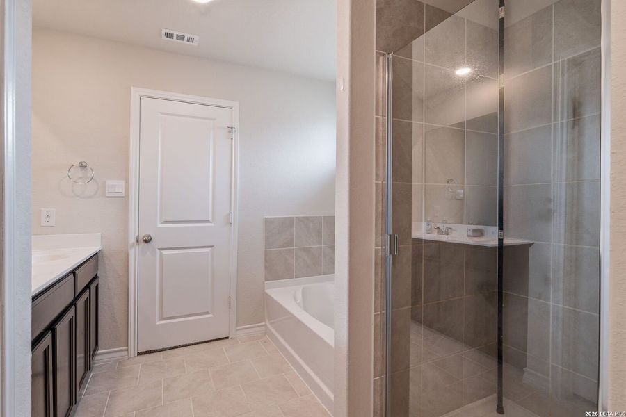 Furnished interior view inside a new home in Laurel Vistas, San Antonio (Image 12).
