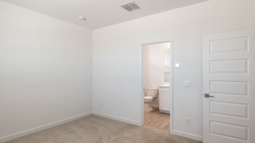 Spacious, unfurnished interior of a new home in Zanjero Pass, Waddell (Image 16).