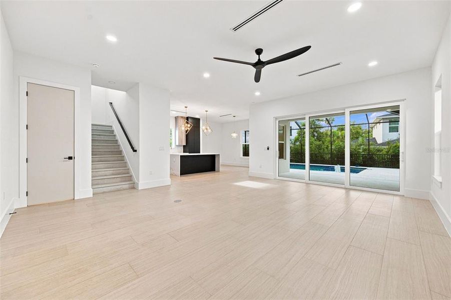 Spacious, unfurnished interior of a new home in , Sarasota (Image 29).