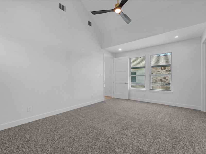 Spacious, unfurnished interior of a new home in , Houston (Image 24).