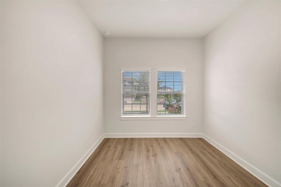 Spacious, unfurnished interior of a new home in Harvest Green - Reserve Collection, Richmond (Image 15).