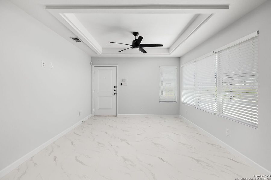 Spacious, unfurnished interior of a new home in , Weslaco (Image 25).