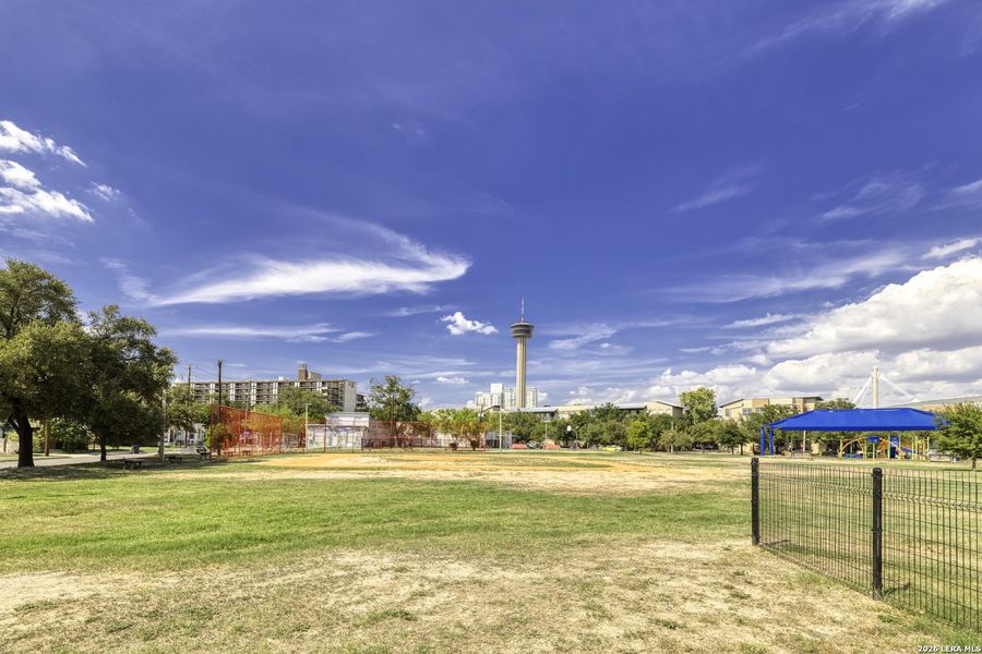 Community amenities in , San Antonio (Image 40).