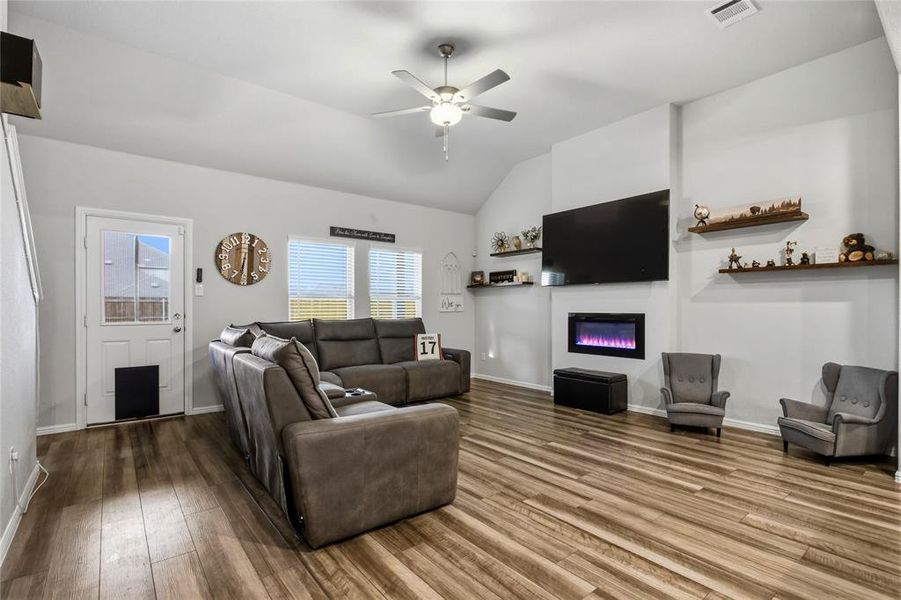 Furnished interior view inside a new home in Forest Park, Princeton (Image 9).