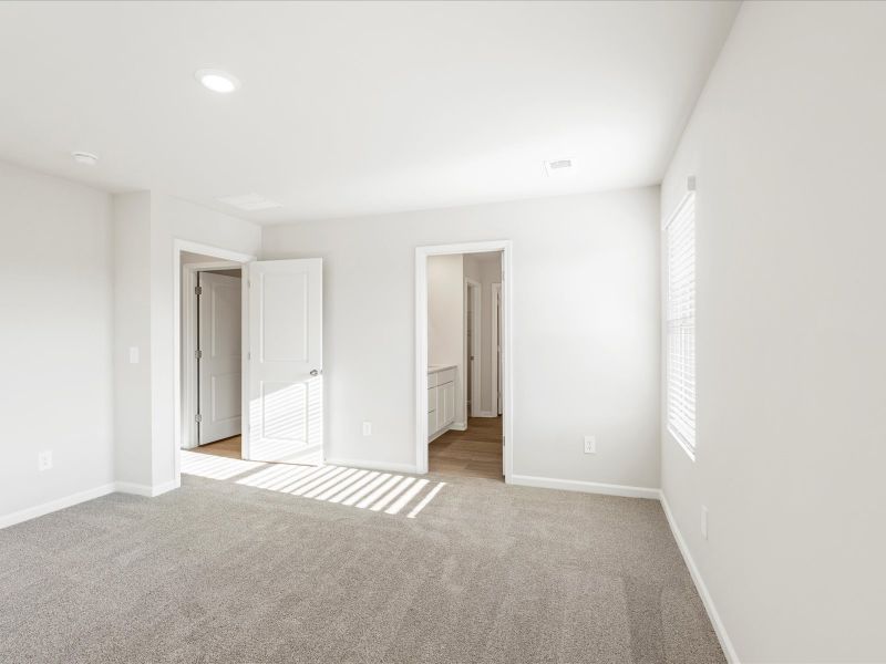 Spacious, unfurnished interior of a new home in Pleasant Brook, Piedmont (Image 14).