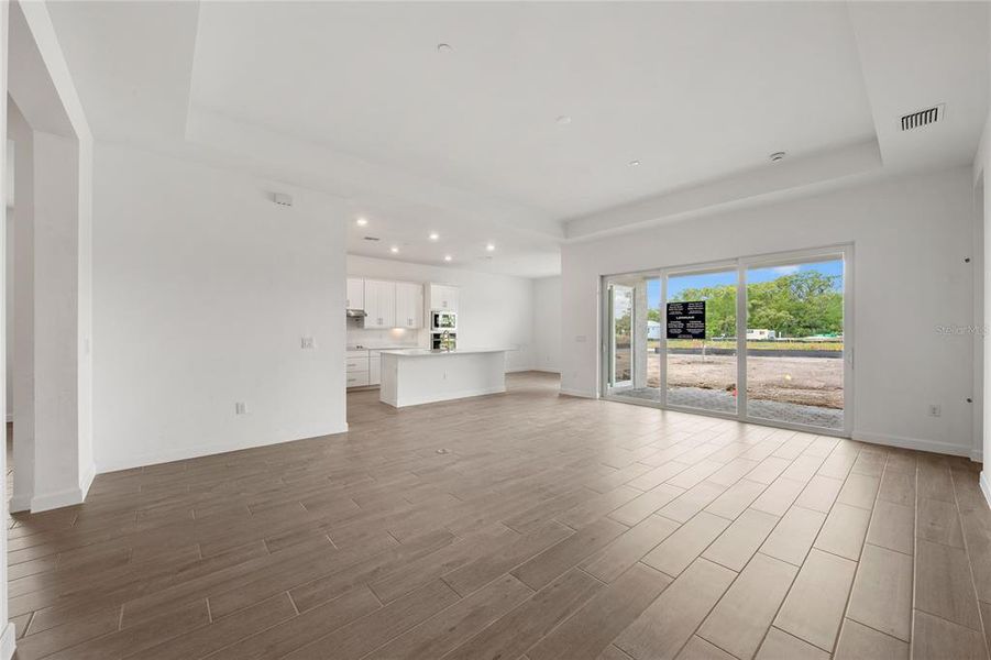 Spacious, unfurnished interior of a new home in Calusa Country Club, Lakewood Ranch (Image 14).