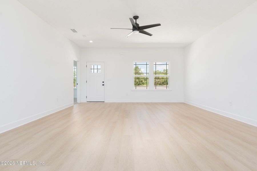 Spacious, unfurnished interior of a new home in , Sanderson (Image 17).