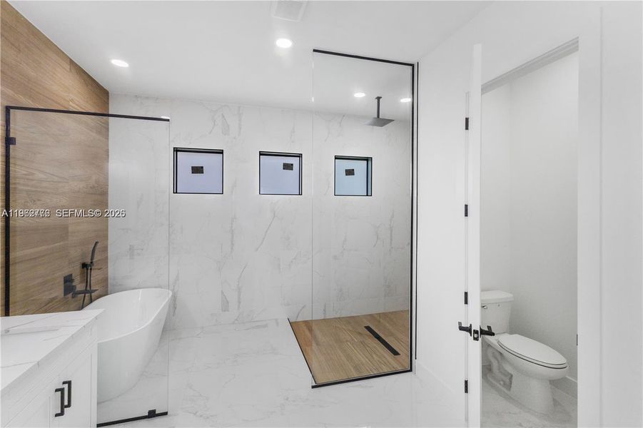 Furnished interior view inside a new home in , Cape Coral (Image 10).