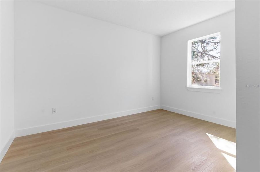 Spacious, unfurnished interior of a new home in , Orlando (Image 21).