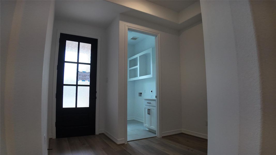 Spacious, unfurnished interior of a new home in Wildrye, Waller (Image 8).