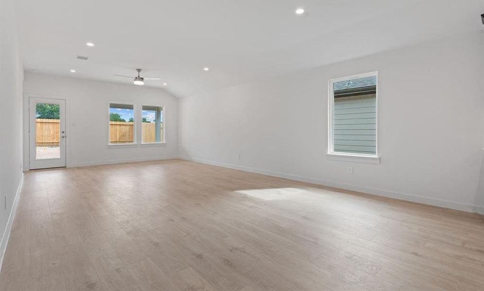 Spacious, unfurnished interior of a new home in Sorrento, Richmond (Image 22).