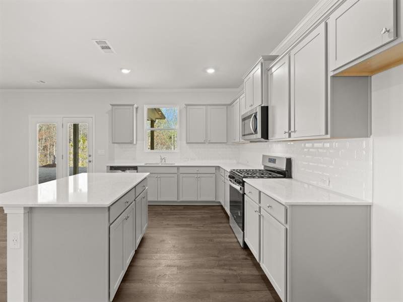 Furnished interior view inside a new home in Falcon Landing, Gainesville (Image 9).