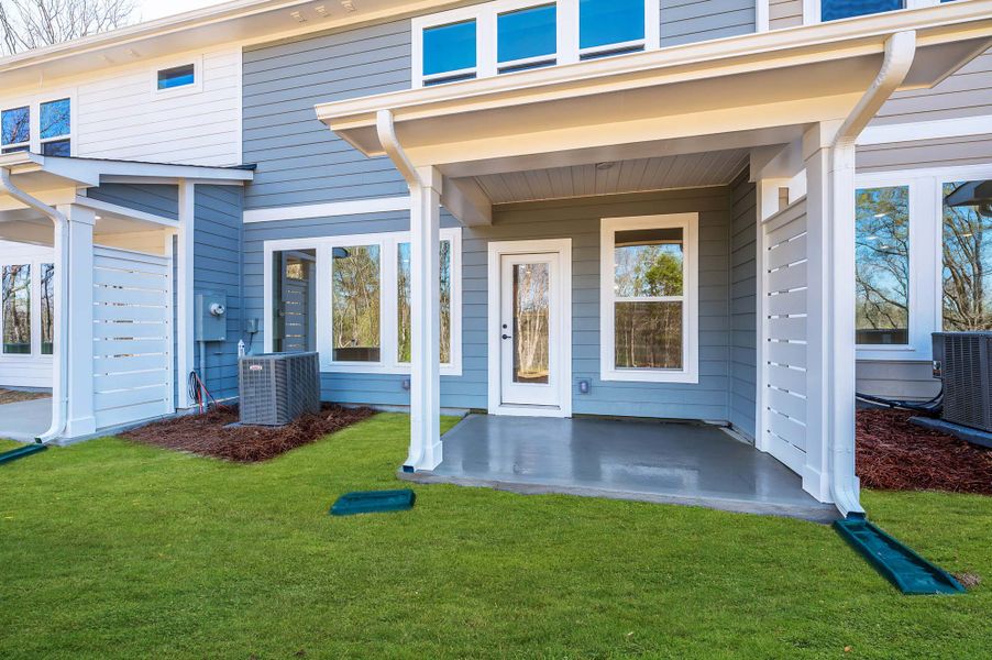 Representative exterior details of a home built from the The Thornhurst II by David Weekley Homes in Westview Towns, Waxhaw (Image 3). Representative exterior details of a home built from the The Thornhurst II by David Weekley Homes in Westview Towns, Waxhaw (Image 3).