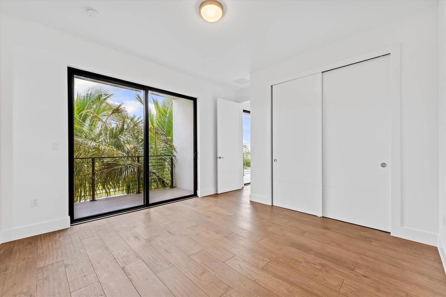 Spacious, unfurnished interior of a new home in , Weston (Image 58).