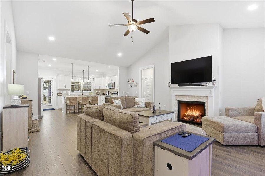 23-603 Tuscany Cir-23