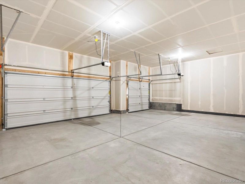 Spacious, unfurnished interior of a new home in , Windsor (Image 24).