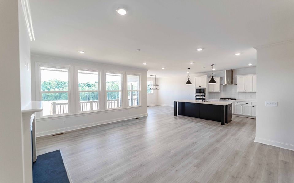 Spacious, unfurnished interior of a new home in Aden Woods, Fairview (Image 18).