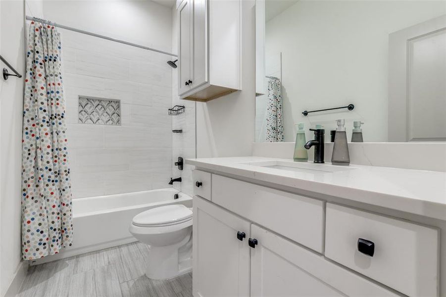 Furnished interior view inside a new home in , Dallas (Image 10).