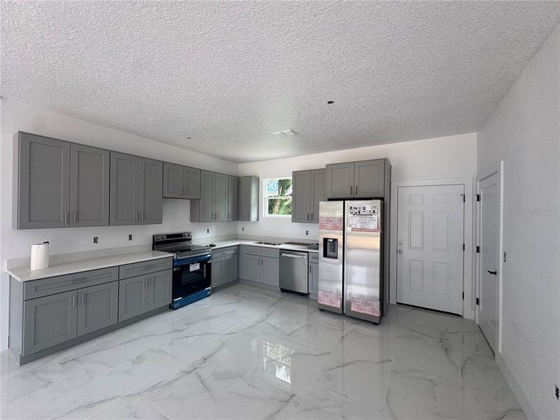 Furnished interior view inside a new home in , Winter Garden (Image 6).
