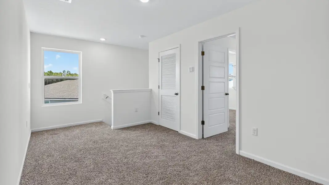 Spacious, unfurnished interior of a new home in The Arbors, Jacksonville (Image 18).