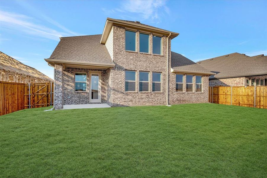 Exterior details and patio area of a home in Timberbrook, Justin (Image 21).