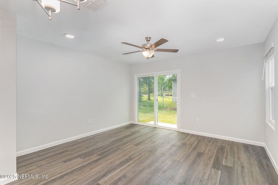 Spacious, unfurnished interior of a new home in , Jacksonville (Image 13).