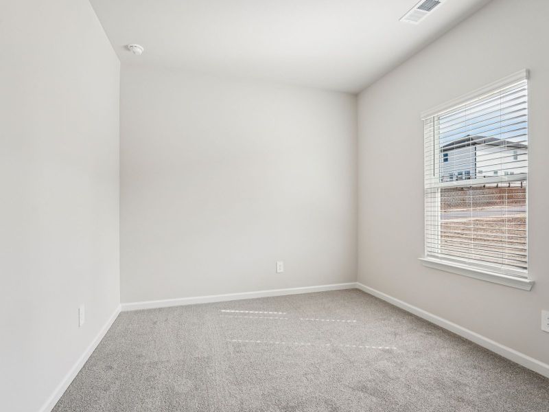 Spacious, unfurnished interior of a new home in Manning Mill, Adairsville (Image 15).