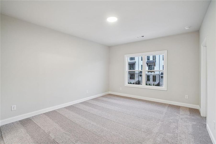 Spacious, unfurnished interior of a new home in Aberdeen, Hoschton (Image 18).