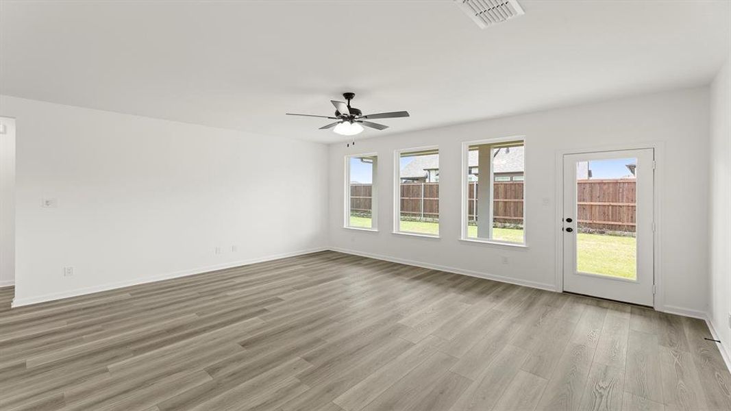 Spacious, unfurnished interior of a new home in Waterscape, Royse City (Image 26). Spacious, unfurnished interior of a new home in Waterscape, Royse City (Image 26).
