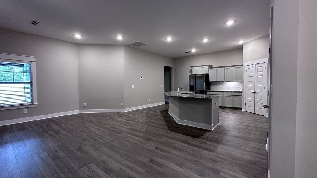 Spacious, unfurnished interior of a new home in Veterans Cove, Murfreesboro (Image 24).