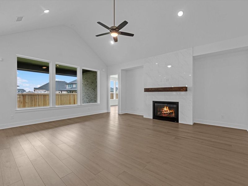 Spacious, unfurnished interior of a new home in Dunham Pointe, Cypress (Image 14).