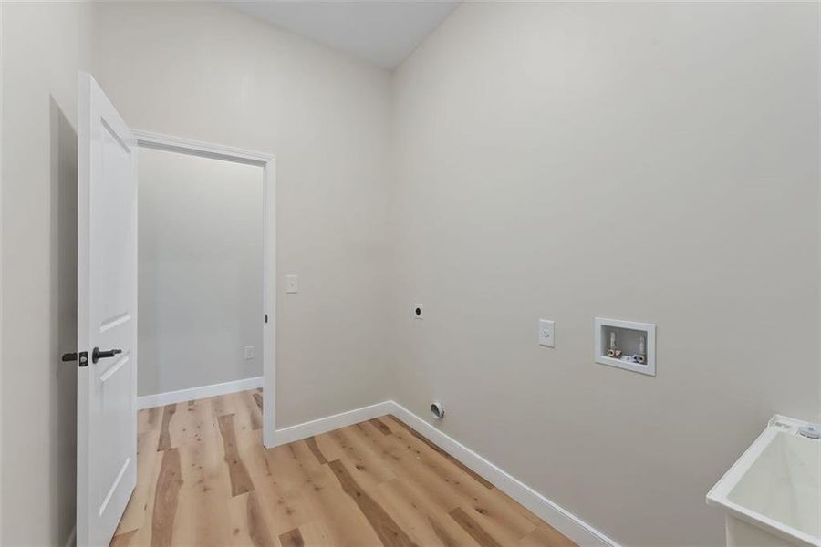 Spacious, unfurnished interior of a new home in , Locust Grove (Image 38).