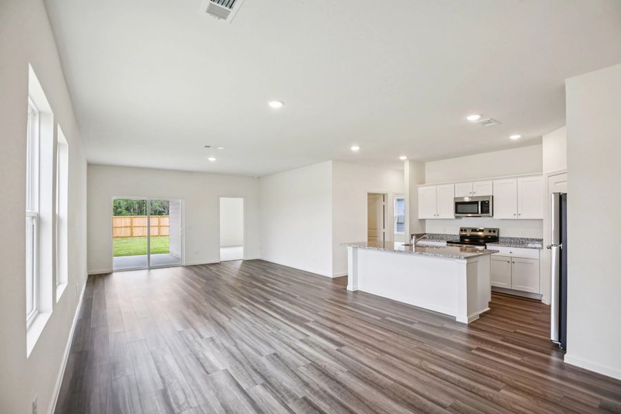 Image 19 representing the Glimmer by Starlight Homes in Spring Creek Trails, Magnolia, TX.