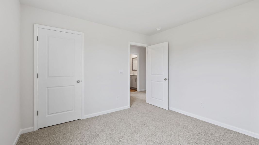 Spacious, unfurnished interior of a new home in Cedar Gap, Fountain Inn (Image 23).