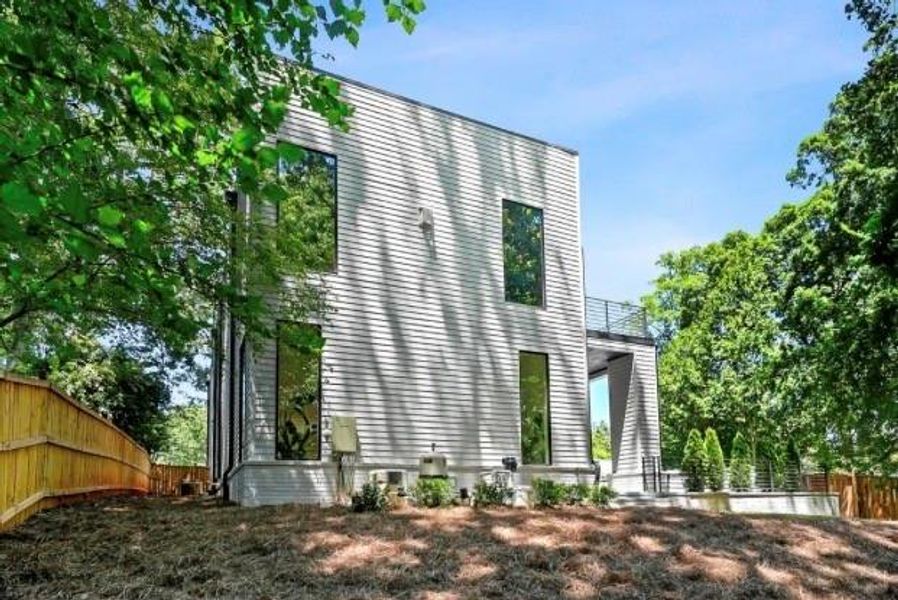 Exterior details and patio area of a home in , Brookhaven (Image 30).