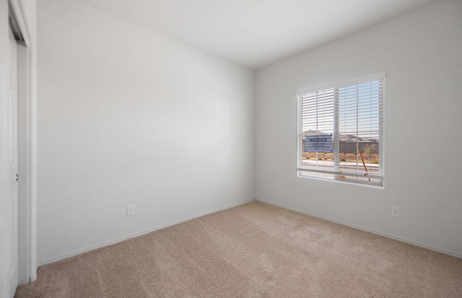 Spacious, unfurnished interior of a new home in El Rancho Santa Rosa, Maricopa (Image 18).