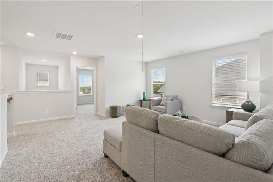 Furnished interior view inside a new home in Ivey Township, Dallas (Image 32).