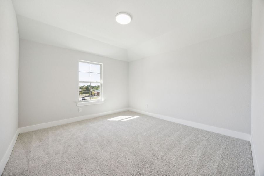 Spacious, unfurnished interior of a new home in Painted Tree Lakeside, McKinney (Image 33).